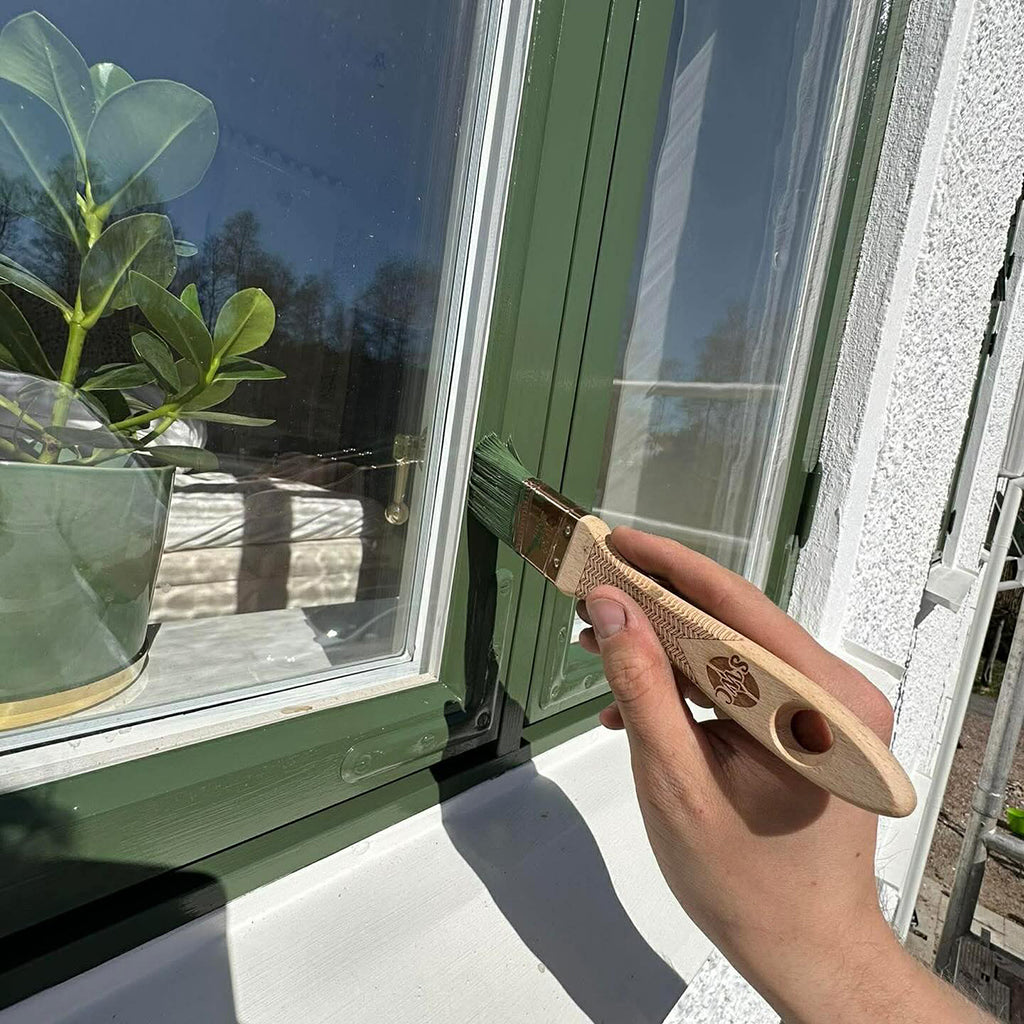 Angled Sash Brush for Linseed Oil Paint