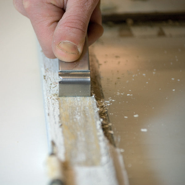 Sharpen the blade of the Little Scraper for Putty and Paint quickly and easily.