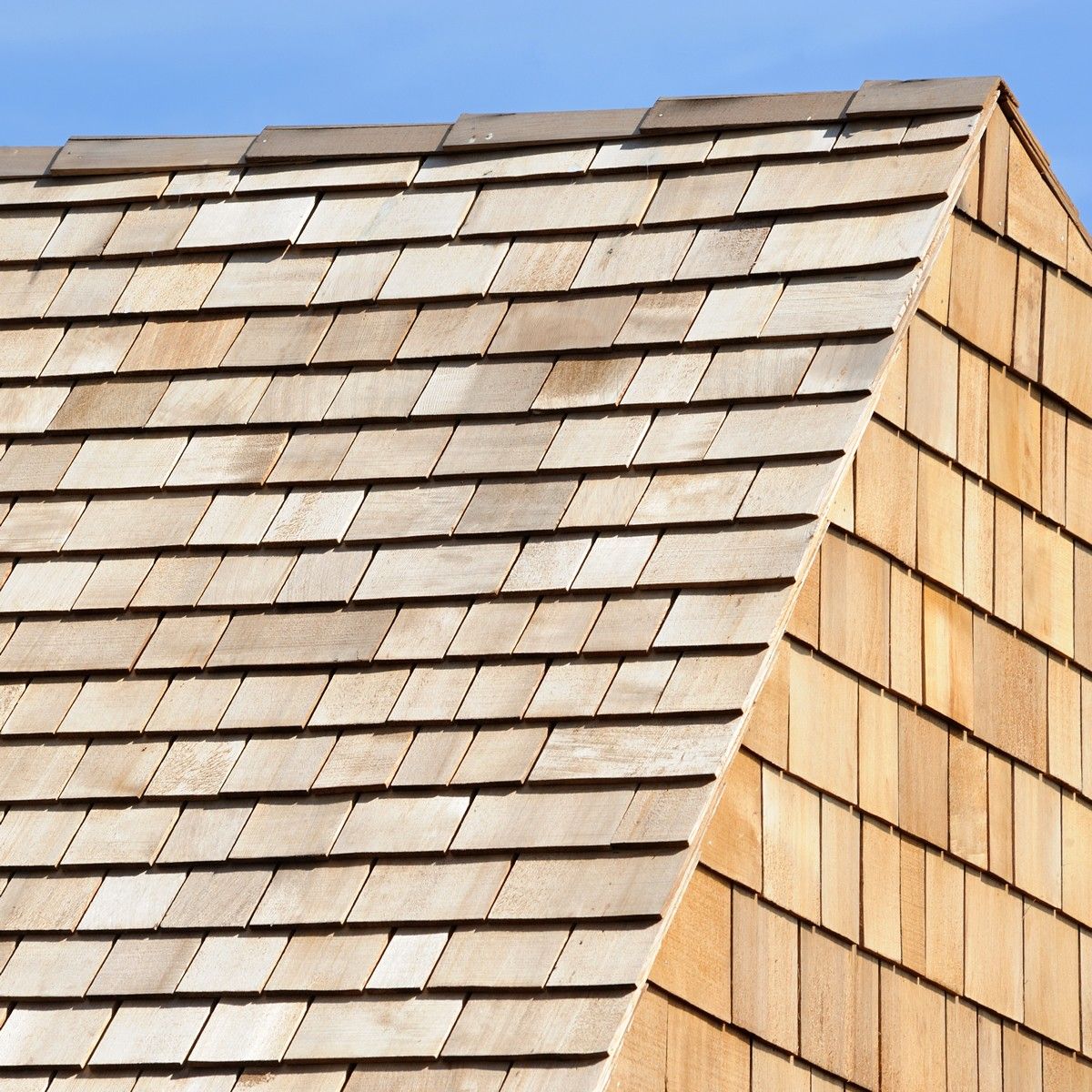 Kiln-dried White Cedar Shingles